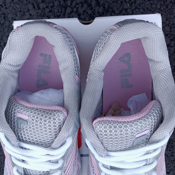 🆕Fila | Run Blaster 2 Athletic Sneakers Size 6 Youth Women's 8 - Picture 2 of 15